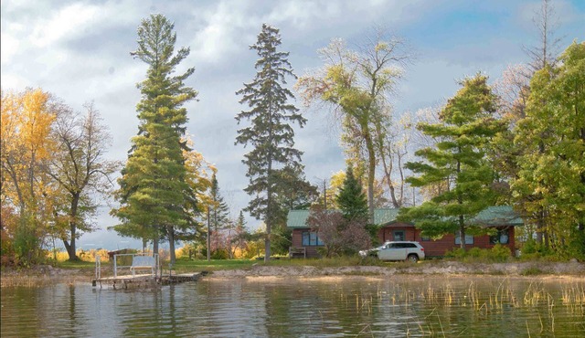 The Point- 2 shores, sand beach, canoe & kayak, sunrise/set views, click pic