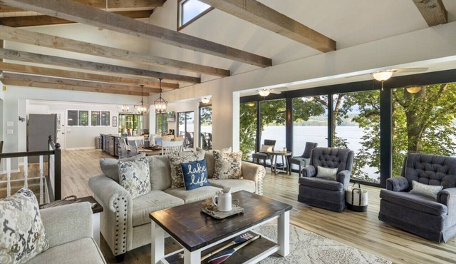 The Point of View! - Private Dock and Bar!