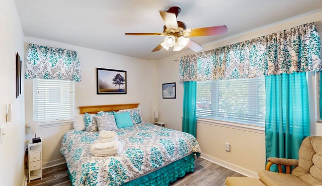 The Pointe - Peaceful resort studio, beach, game room & lake access