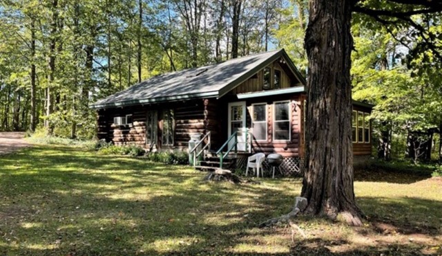 The Pond Cabin | 2 Bed, 1 Bath
