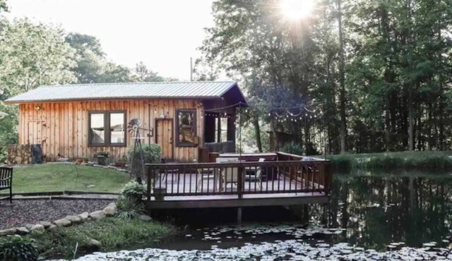 The Pond House - Separate Location-No Pets - Glamping Retro