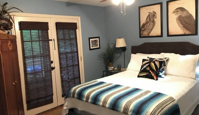 The Pond House- Tranquility, seclusion, and a view!