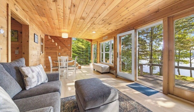 The Pond House - Waterfront!
