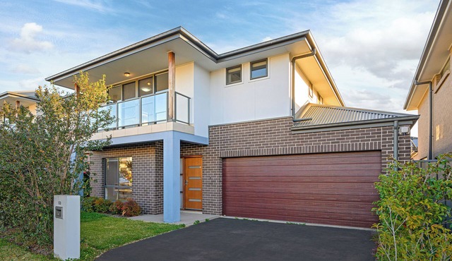 The Pond sweet 4 br home by Coles with garage&WiFi