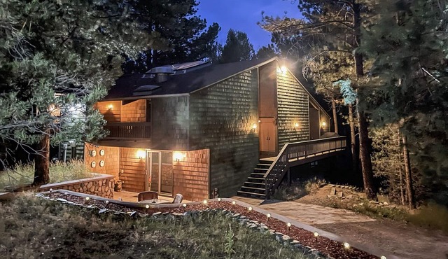 THE PONDEROSA ON CHALK CREEK Creekside Mountain Home