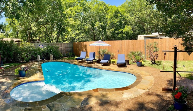 The Pool House minutes from W7th , TCU , Stockyards , Museums & Dickie’s Arena