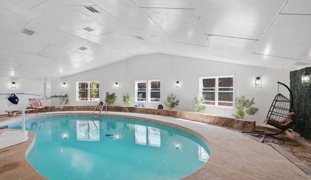 The Pool Pad | Sleeps 8