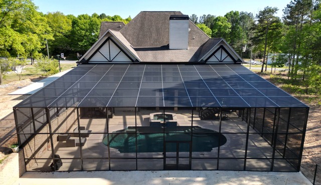 The Pool Palace - Modern 2500 sq ft 2-bdrm apartment w/an enclosed heated pool!