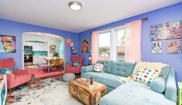 The Pop Inn: Family Destination, Walk Dwntwn