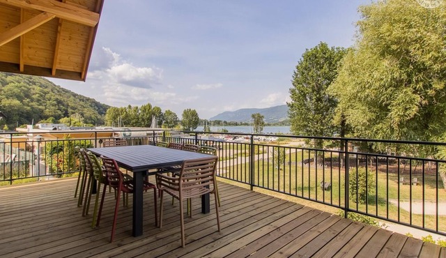 THE PORT CHALET - SPOUSE