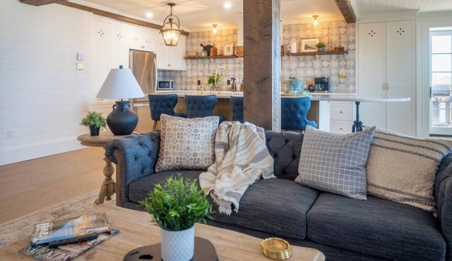 The Port Loft: Harbourview charm