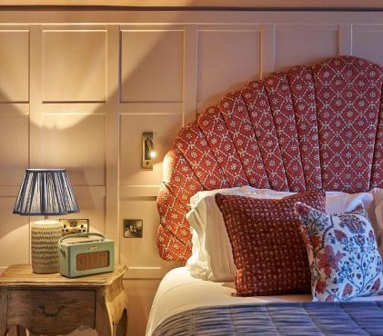 The Potters Heron - A Heartwood Inn