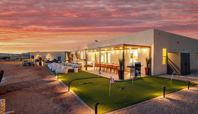 The Powell Haven 4BR-4BA/HotTub/Sauna/FirePit/PlungePool/Golf/Gym/GameRoom