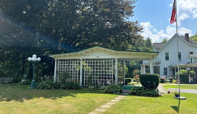 The Powerhouse Mansion is a Beautiful 9-bedroom estate in Maybeury with AC, WiFi