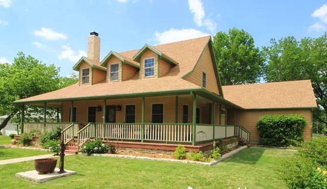 The Prairie House - sleeps six