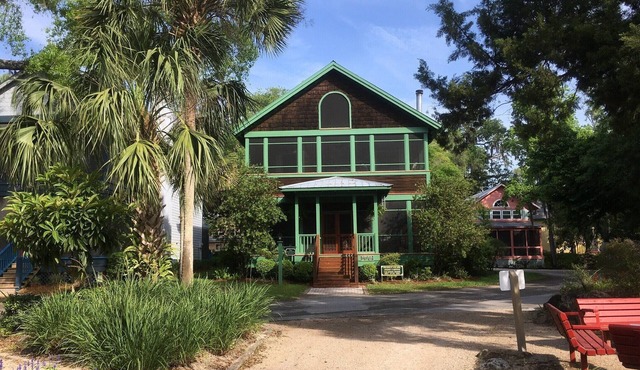 The Presidential Lodge at Steinhatchee Landing