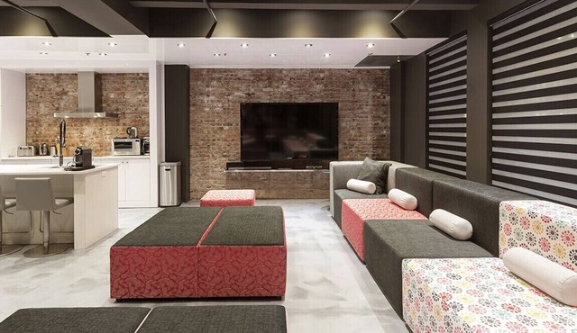 THE PRESIDENTIAL LOFT | Holland Hotel