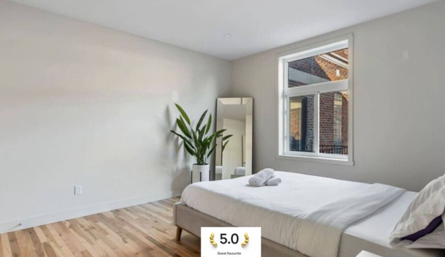 The Prestige Stay | Chic & Bright 3BR in NDG