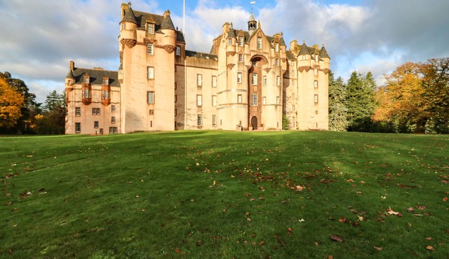 THE PRESTON TOWER APARTMENT - FYVIE CASTLE in Rothienorman