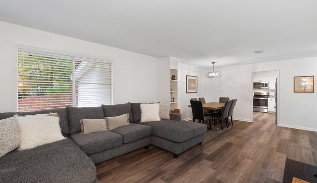 The Prince George House/Midtown Home/Close to Forest General Hospital & USM!