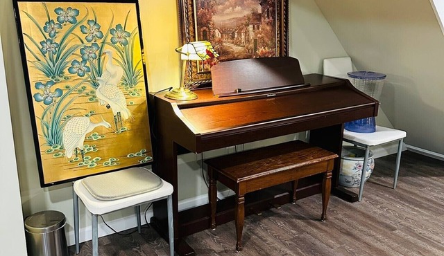 The Princeton Three, Cozy 3BR Retreat w/BBQ Patio