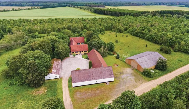 The property is located in the 'Lake Highlands', west of the charming Silkeborg on a large secluded