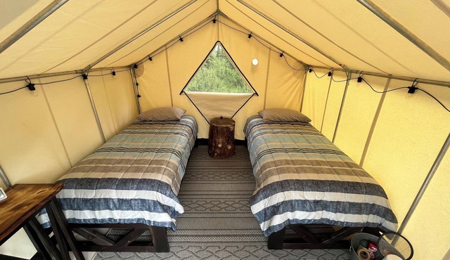 The Prospector Wall Tent at Stump Creek B&B