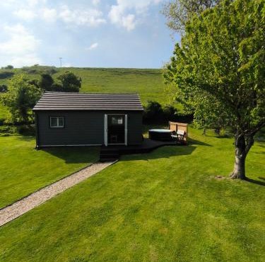 The Pumphouse with Hot Tub