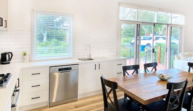 The Purple Hen Hideaway Ramada