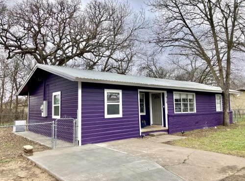 The Purple House - Cozy Near TSU