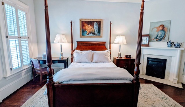 The Putnam Room at The Town House Inn