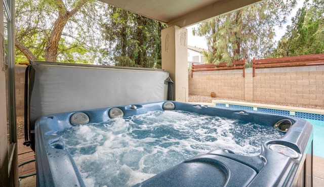 THE QUAINT ESCAPE: POOL + SPA + POOL TABLE + MORE