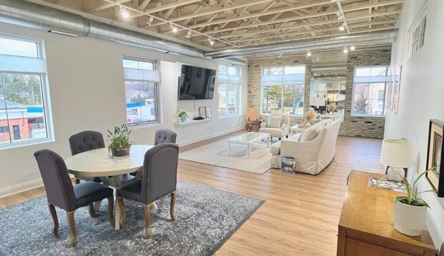 The Quarters | Suite 2