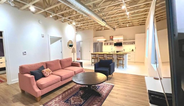 The Quarters | Suite 3