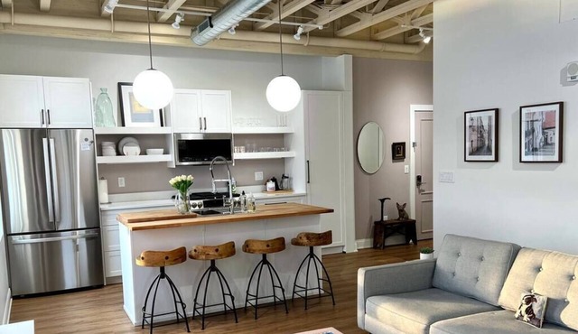 The Quarters | Suite 4