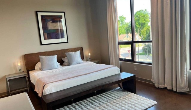 The Quarters | Suite 6