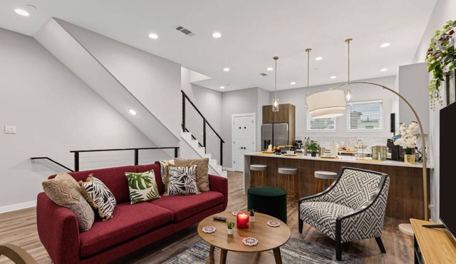 The Quartz 2BD TH: 7ST Walkable, JOYfull & Comfy!