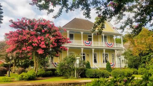The Queen Anne Bed & Breakfast