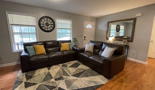 The Quintana Home - EV Charger, Pets, Long-Term