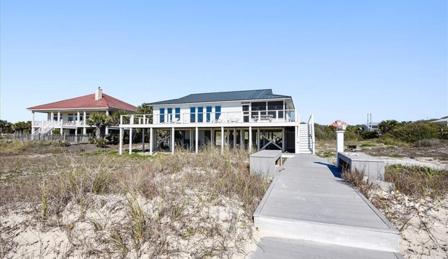 THE QUINTESSENTIAL BEACHFRONT HOME!