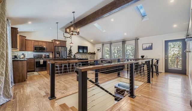 THE RÛSTIC MTN HOUSE 4B 3BA Cal Spas Hot Tub 2.5 Acres Private 🌲