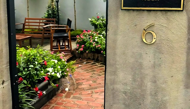 The Rabbit Hole Villa – Historic Charm, Private Courtyard & Parking Included