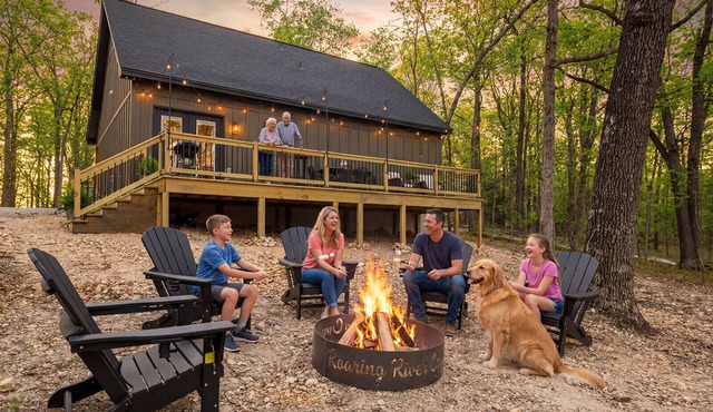 The Rainbow Trout Cabin, 3-bedroom/2 bath , Dog-friendly, Firepit, Secluded