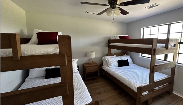 The Ranch- a full house ready to retreat! Large family or groups welcome!
