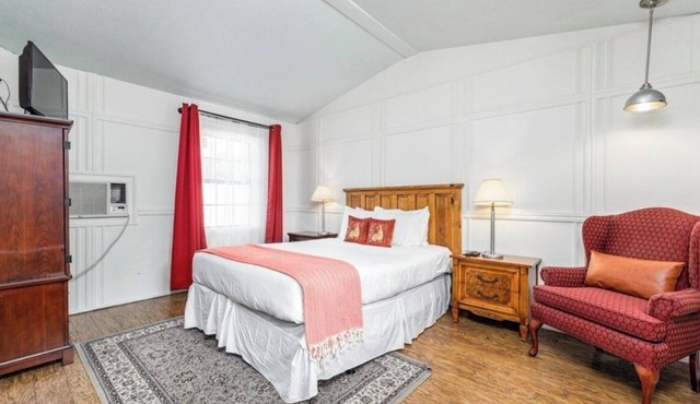 The Ranch House Motel - The Agarita Room