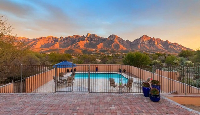 The Ranch, Secluded Southwestern Charm with Massive Catalina Mountain Views