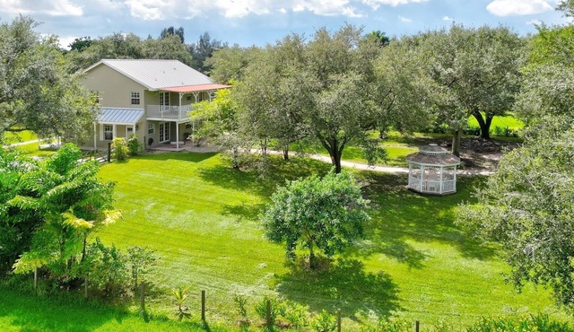 The Ranches: 1 acre lot with Gazebo!