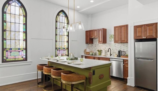 The Raven Hotel 1st Floor - Pool OnSite Parking