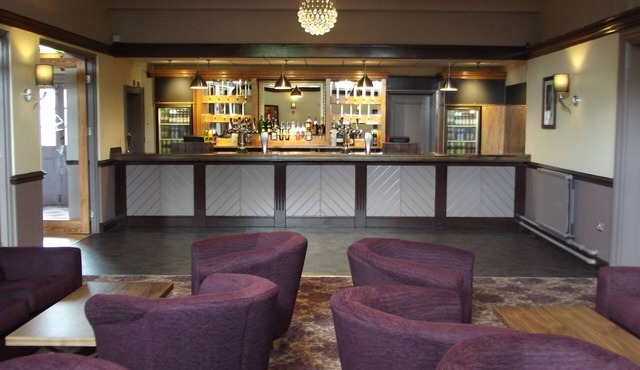 The Raven Hotel - Inn