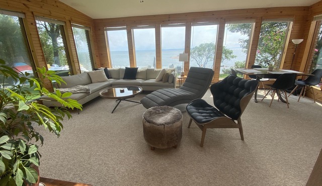 The raw beauty of Georgian Bay waterfront home